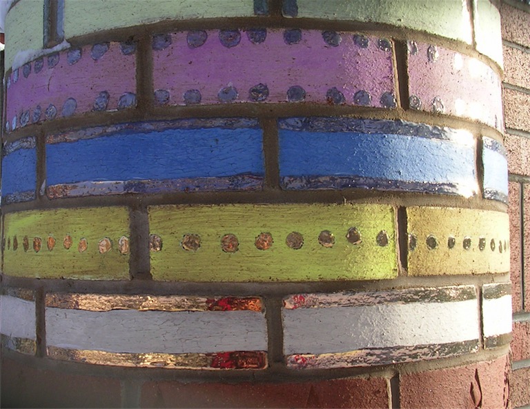 IndiacolumnBricksdecoratedwithcolouredslipsandgoldlustre3300dpi